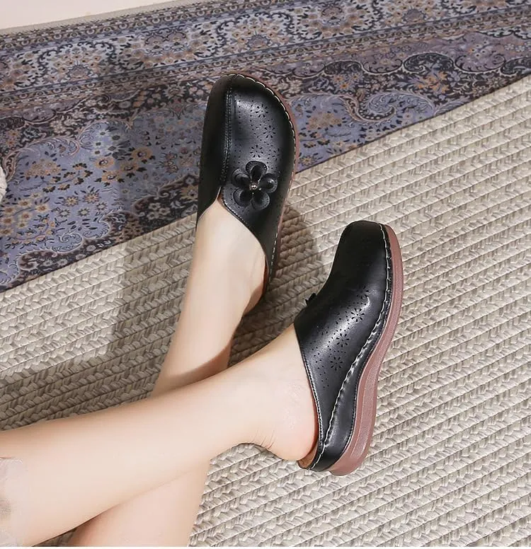 Clogs for Women Slip on Mules with Floret Closed Toe Sandals, Summer Shoes, Comfortable Walking Wedge Clogs (Black,8.5)