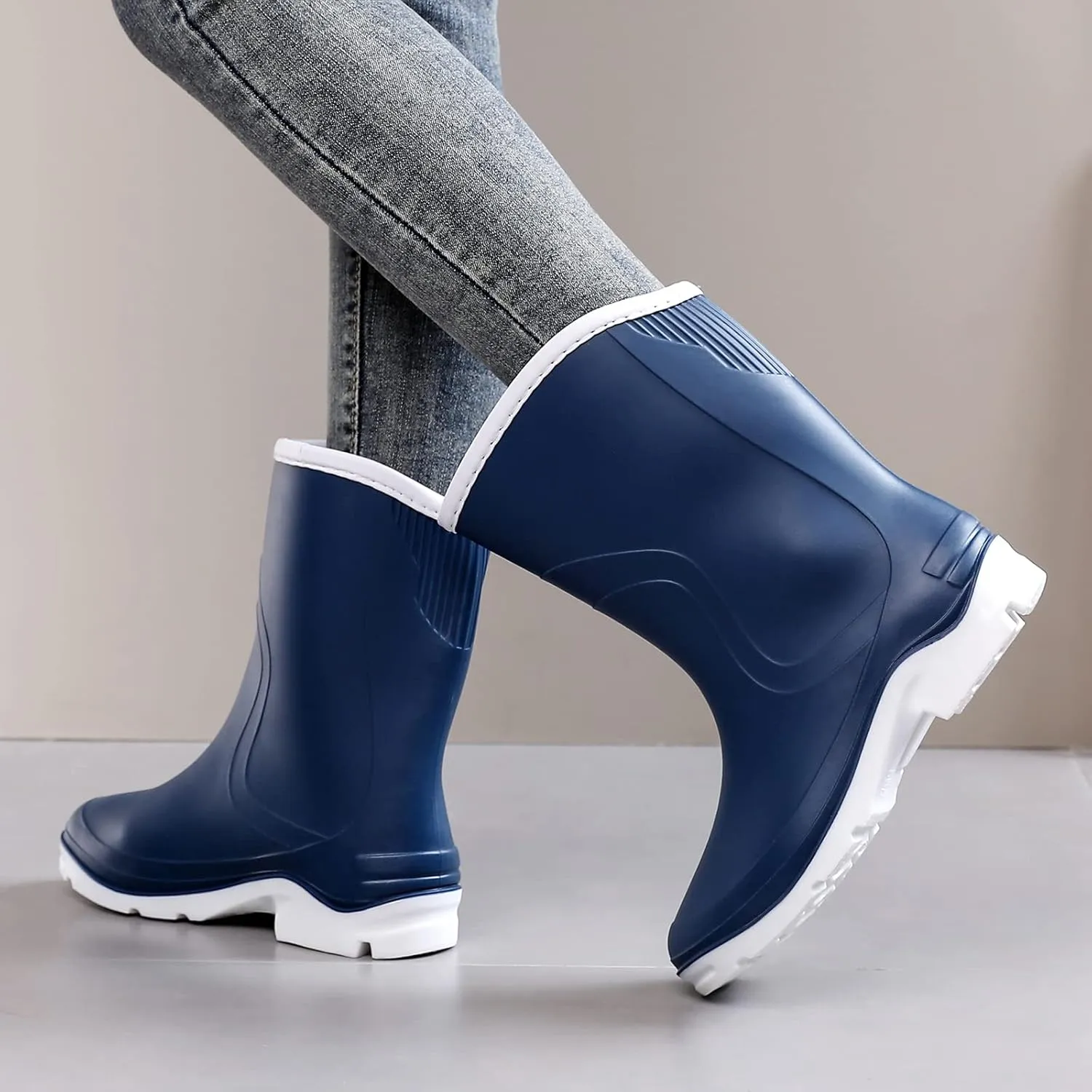Rain Boots for Women，Waterproof Garden Rubber Boots, Non-slip Width Mid-Calf Comfort Short Boots, Ankle Rainboots Boots, Lightweight Platform Mud Boots Water Shoes for Outdoor Working Fishing