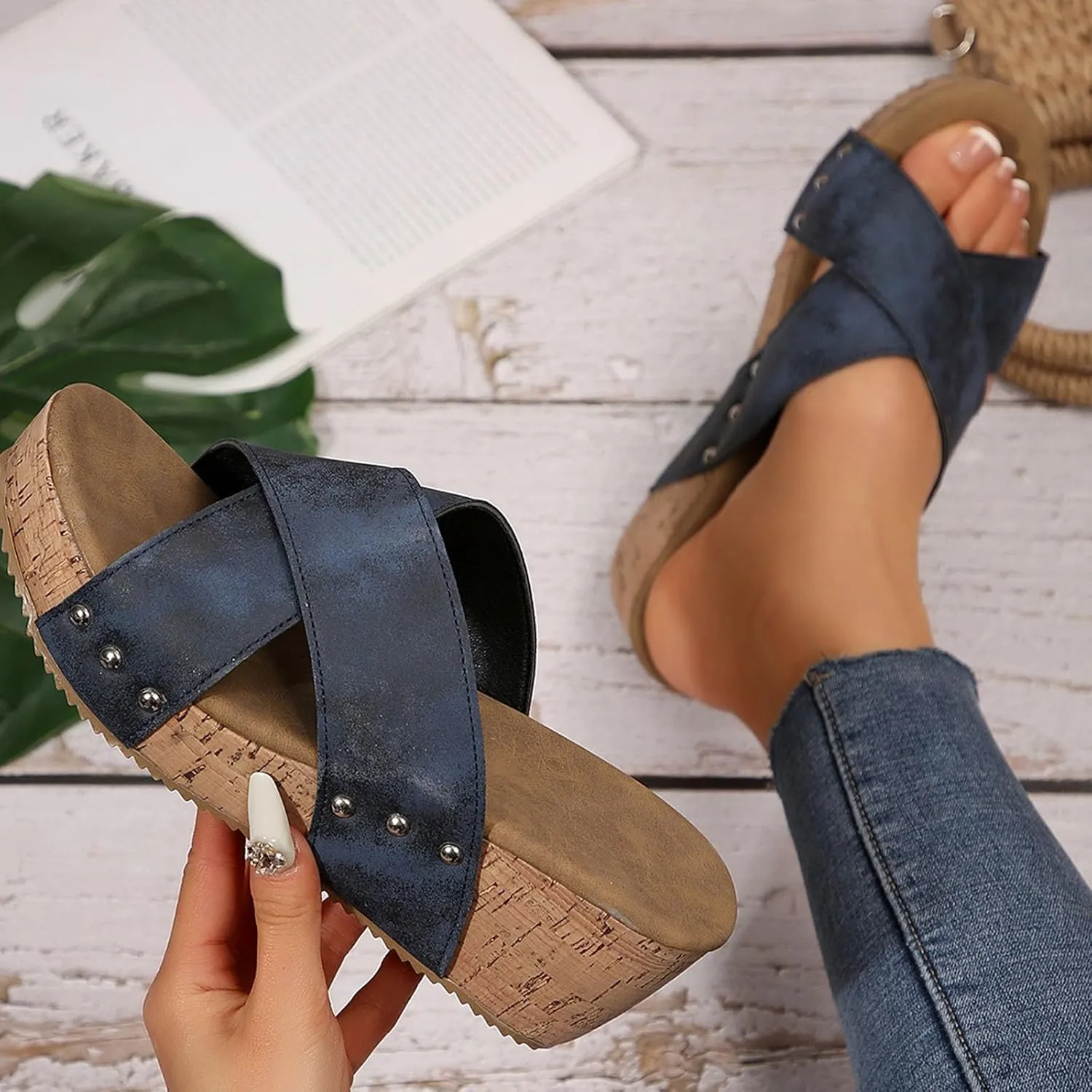 Sandals for Women 2025 Women's Leather Platform Wedge Slippers Temperament Non Slip Beach Slippers