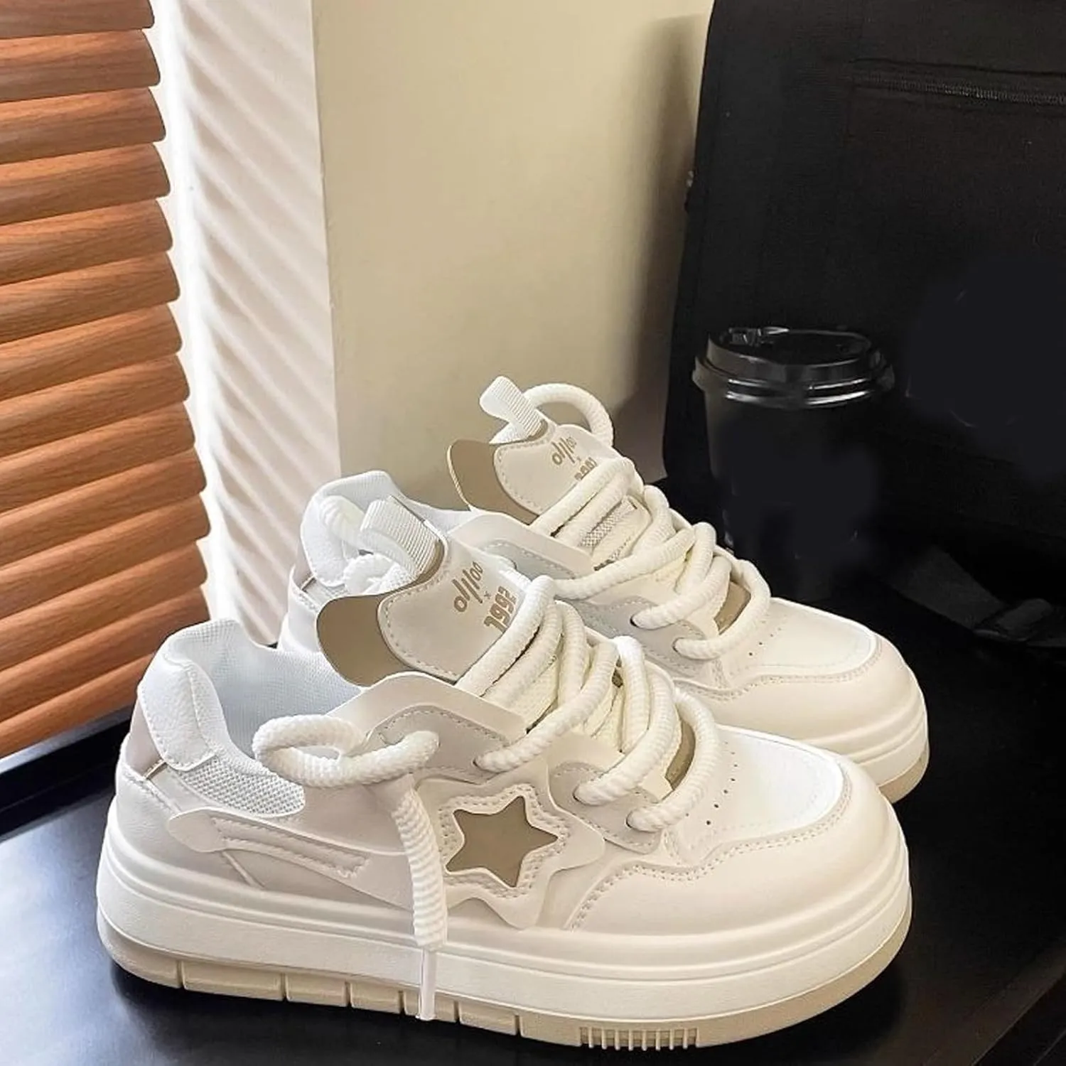 Star Shoes Walking Sneakers for Women Low Top Lace-up Comfort Casual Shoes Y2K Aesthetic Chunky Platform Sneakers