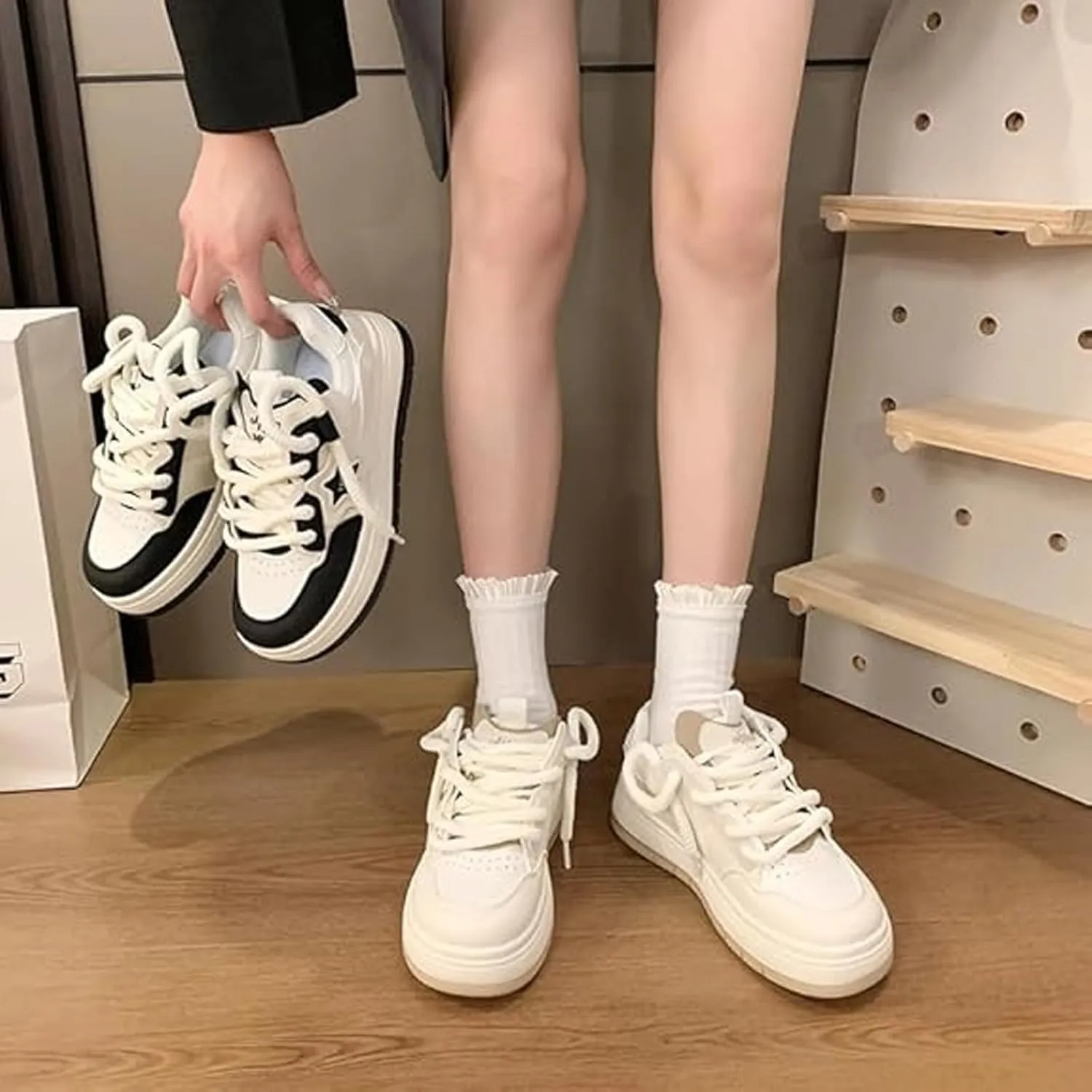 Star Shoes Walking Sneakers for Women Low Top Lace-up Comfort Casual Shoes Y2K Aesthetic Chunky Platform Sneakers