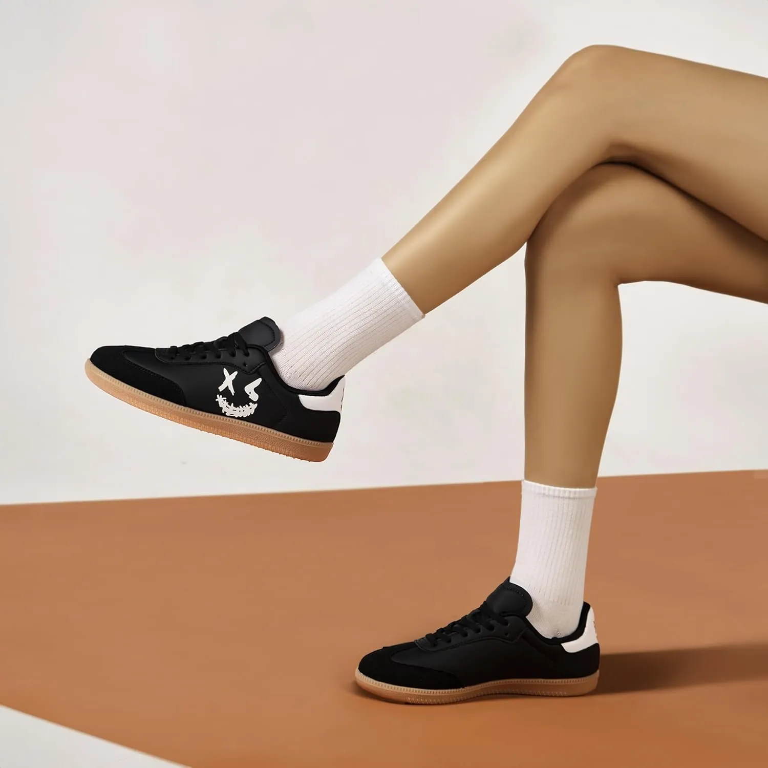 Women and Men Retro Fashion Sneakers Lace Up Walking Shoes Low Top Casual Sneakers Comfortable Cartoon Patten Shoes