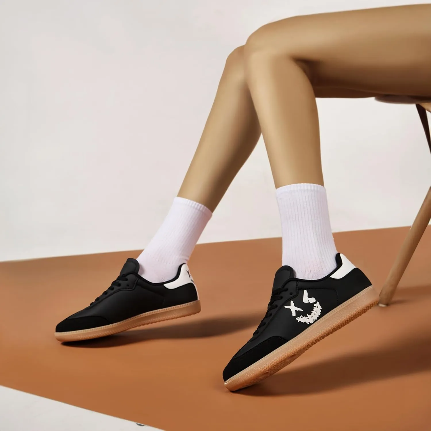 Women and Men Retro Fashion Sneakers Lace Up Walking Shoes Low Top Casual Sneakers Comfortable Cartoon Patten Shoes