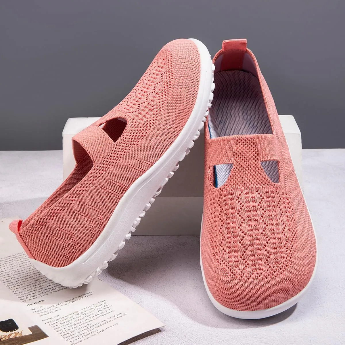 Women's Barefoot Shoes Slip on Zero Drop Workout Shoes Minimalist Walking Sneakers Lightweight Comfortable Footwear Athletic Sports Gym