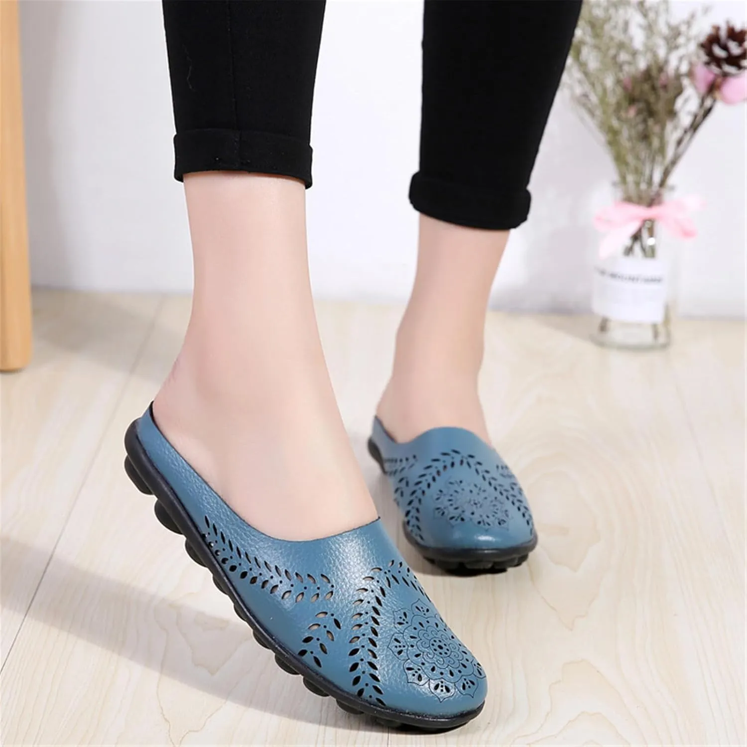 Womens Hollow Breathable Casual Mule Sandals Slip On Flat Loafers Outdoor Comfort Backless Slippers Hollow Slides Casual All-Match Summer Shoes