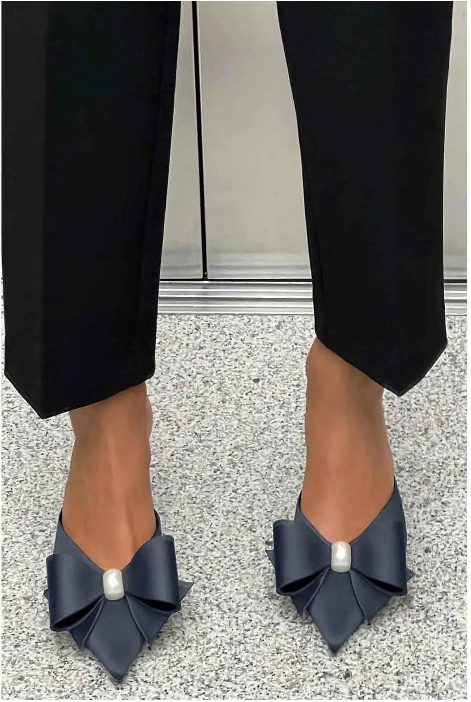 Women's Pearl Decorated Bowknot Pumps Mules Pointed Toe Closed Kitten Heel Satin Slides Wedding Party Work Formal Shoes for Women